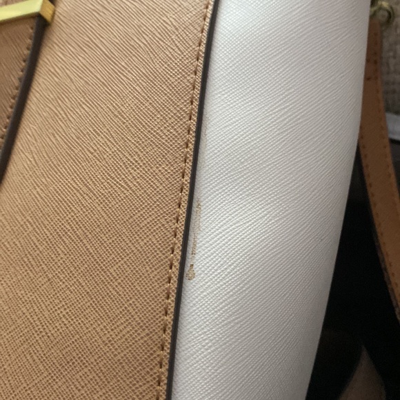 Smallish Liz Claiborne detachable cross body - Picture 9 of 9